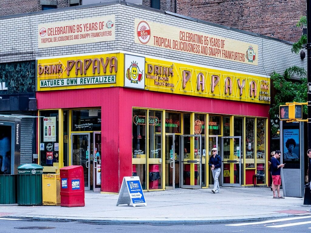 'Cash Mob' Organized to Save Papaya King from the Wrecking Ball Apple