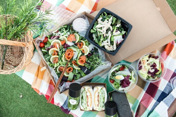picnic-7644385_1280